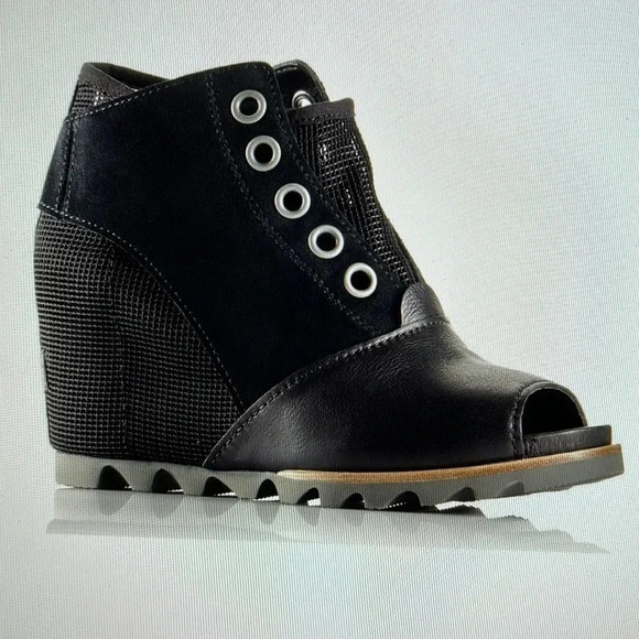 NWOT SOREL Leather Joanie Mesh Wedge Booties, Size 9 - Picture 2 of 11